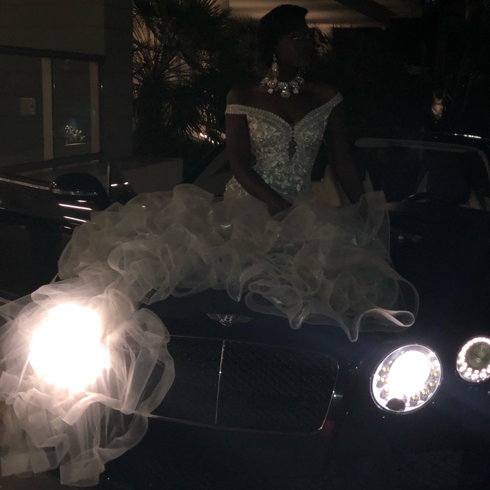 BEAUTIFUL PROM DRESS